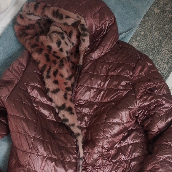 Renuar Stylish Brown Quilted Women's Jacket with Faux Fur Trim - Picture 10 of 13